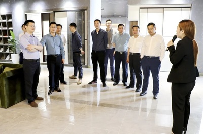 太平洋建設(shè)集團(tuán)領(lǐng)導(dǎo)一行蒞臨金鵬考察交流