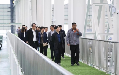 校領導一行赴金鵬控股集團參觀考察