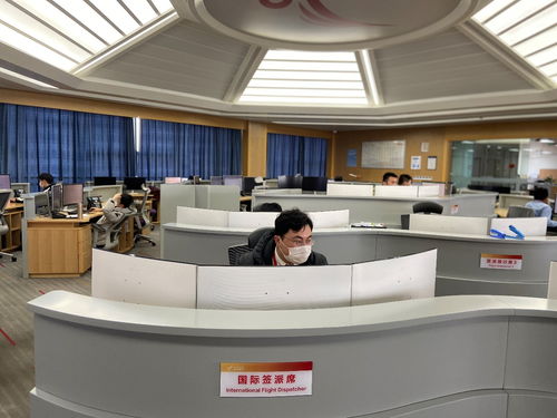 讓黨旗在生產一線飄揚,讓黨徽在工作崗位閃光