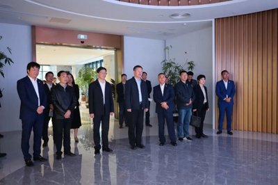 南譙區(qū)人民政府與金鵬控股集團成功舉行項目簽約儀式